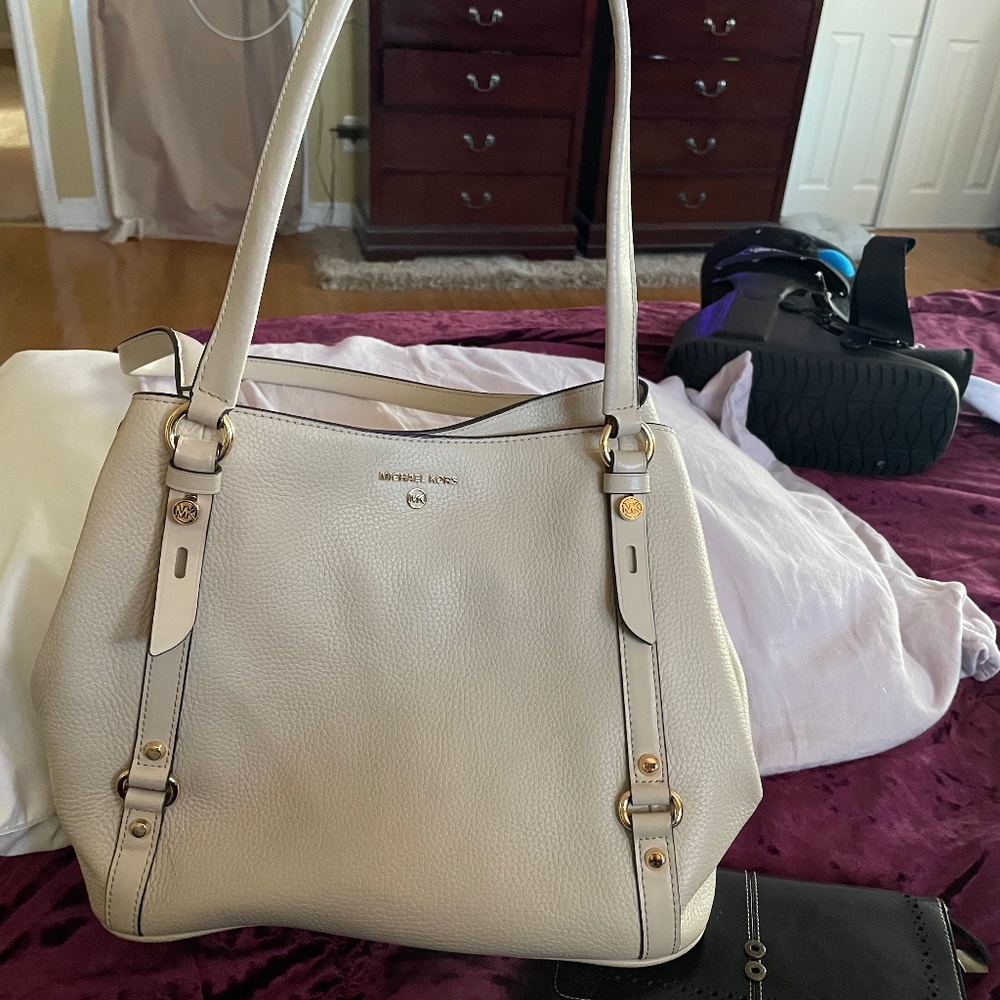 Michael Kors Hand Bag